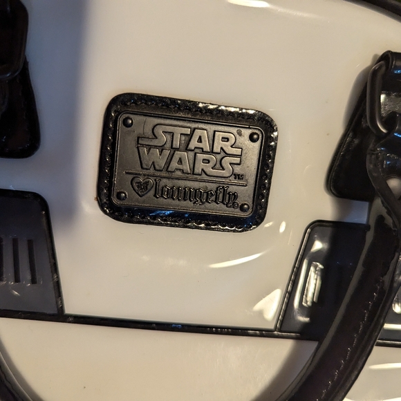 Loungefly x Star wars stormtrooper purse - Picture 4 of 7